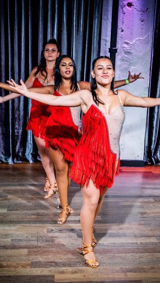 Apprendre le rythme et être plus à l’aise dans une soirée latine.